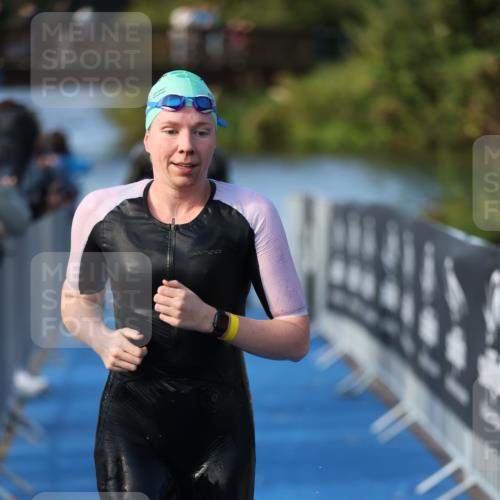 25.08.2024 - Elbe Triathlon Hamburg H.Heesch http://msf.ph/oto/6862611 25.08.2024 09:29:58 Schwimmen 451, 452, 463, 506, 508, 534, 548, 553 meine-sportfotos.de