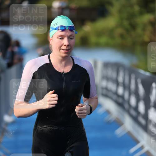 25.08.2024 - Elbe Triathlon Hamburg H.Heesch http://msf.ph/oto/6862622 25.08.2024 09:29:58 Schwimmen 451, 452, 463, 506, 508, 534, 548, 553 meine-sportfotos.de
