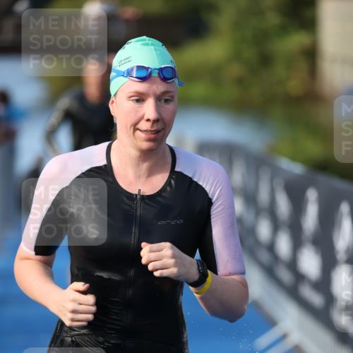 25.08.2024 - Elbe Triathlon Hamburg H.Heesch http://msf.ph/oto/6862639 25.08.2024 09:29:58 Schwimmen 451, 452, 463, 506, 508, 534, 548, 553 meine-sportfotos.de