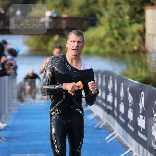 25.08.2024 - Elbe Triathlon Hamburg H.Heesch http://msf.ph/oto/6862661 25.08.2024 09:30:00 Schwimmen 451, 452, 463, 470, 506, 508, 534, 548, 553 meine-sportfotos.de