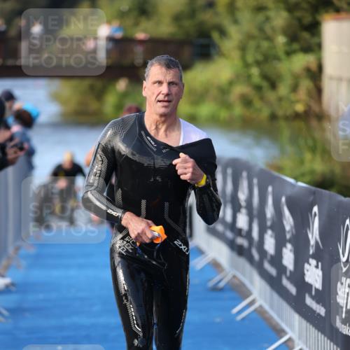 25.08.2024 - Elbe Triathlon Hamburg H.Heesch http://msf.ph/oto/6862667 25.08.2024 09:30:01 Schwimmen 451, 452, 463, 470, 506, 508, 534, 548, 553 meine-sportfotos.de