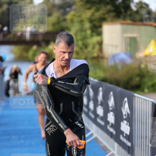 25.08.2024 - Elbe Triathlon Hamburg H.Heesch http://msf.ph/oto/6862695 25.08.2024 09:30:02 Schwimmen 451, 452, 463, 470, 506, 508, 534, 548, 553 meine-sportfotos.de