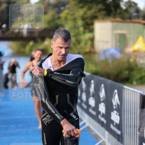 25.08.2024 - Elbe Triathlon Hamburg H.Heesch http://msf.ph/oto/6862698 25.08.2024 09:30:02 Schwimmen 451, 452, 463, 470, 506, 508, 534, 548, 553 meine-sportfotos.de