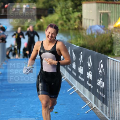 25.08.2024 - Elbe Triathlon Hamburg H.Heesch http://msf.ph/oto/6862719 25.08.2024 09:30:03 Schwimmen 451, 452, 463, 470, 506, 508, 534, 548, 553 meine-sportfotos.de