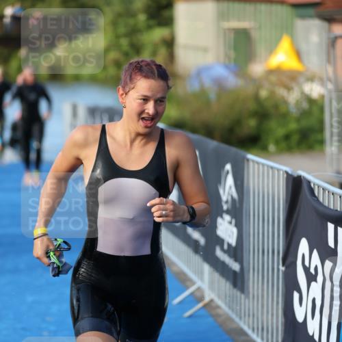 25.08.2024 - Elbe Triathlon Hamburg H.Heesch http://msf.ph/oto/6862749 25.08.2024 09:30:03 Schwimmen 451, 452, 463, 470, 506, 508, 534, 548, 553 meine-sportfotos.de