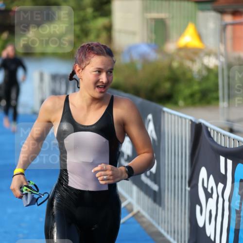 25.08.2024 - Elbe Triathlon Hamburg H.Heesch http://msf.ph/oto/6862754 25.08.2024 09:30:04 Schwimmen 451, 452, 463, 470, 506, 508, 534, 548, 553 meine-sportfotos.de