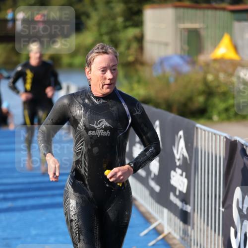 25.08.2024 - Elbe Triathlon Hamburg H.Heesch http://msf.ph/oto/6862794 25.08.2024 09:30:08 Schwimmen 451, 452, 463, 470, 506, 508, 515, 534, 548, 553 meine-sportfotos.de