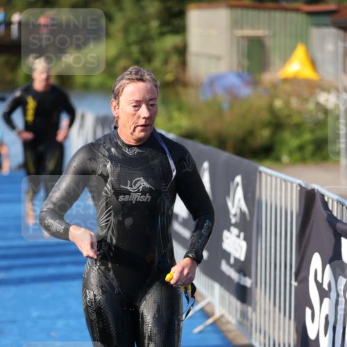 25.08.2024 - Elbe Triathlon Hamburg H.Heesch http://msf.ph/oto/6862798 25.08.2024 09:30:08 Schwimmen 451, 452, 463, 470, 506, 508, 515, 534, 548, 553 meine-sportfotos.de