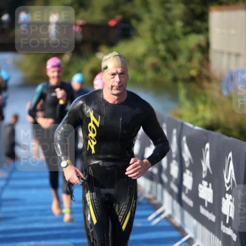 25.08.2024 - Elbe Triathlon Hamburg H.Heesch http://msf.ph/oto/6862819 25.08.2024 09:30:11 Schwimmen 411, 451, 452, 463, 470, 508, 515, 534, 548, 553 meine-sportfotos.de