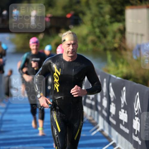 25.08.2024 - Elbe Triathlon Hamburg H.Heesch http://msf.ph/oto/6862821 25.08.2024 09:30:11 Schwimmen 411, 451, 452, 463, 470, 508, 515, 534, 548, 553 meine-sportfotos.de