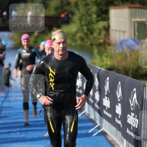 25.08.2024 - Elbe Triathlon Hamburg H.Heesch http://msf.ph/oto/6862831 25.08.2024 09:30:11 Schwimmen 411, 451, 452, 463, 470, 508, 515, 534, 548, 553 meine-sportfotos.de
