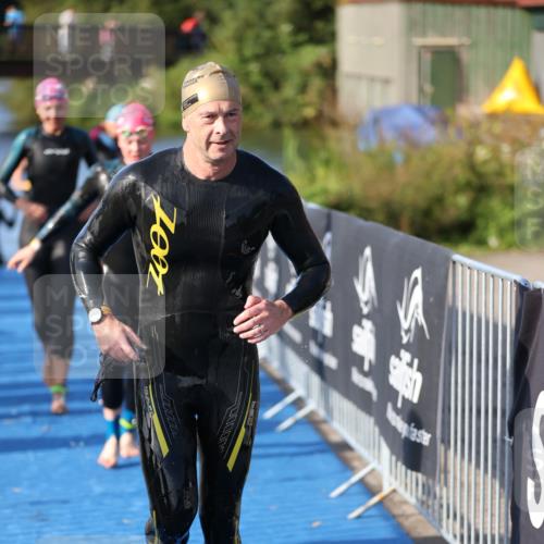 25.08.2024 - Elbe Triathlon Hamburg H.Heesch http://msf.ph/oto/6862844 25.08.2024 09:30:11 Schwimmen 411, 451, 452, 463, 470, 508, 515, 534, 548, 553 meine-sportfotos.de