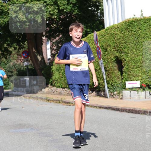 25.08.2024 - 20. Blankeneser Heldenlauf Strokosch-Dieckow http://msf.ph/oto/6862876 25.08.2024 10:21:53 Ziel 6246, 6347, 6491, 6529, 6532 meine-sportfotos.de