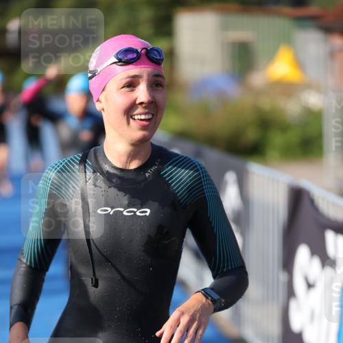 25.08.2024 - Elbe Triathlon Hamburg H.Heesch http://msf.ph/oto/6862890 25.08.2024 09:30:15 Schwimmen 411, 451, 452, 463, 470, 508, 515, 534, 548, 553 meine-sportfotos.de