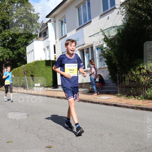 25.08.2024 - 20. Blankeneser Heldenlauf Strokosch-Dieckow http://msf.ph/oto/6862899 25.08.2024 10:21:56 Ziel 6347, 6491, 6529 meine-sportfotos.de