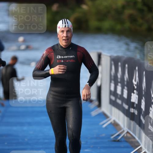 25.08.2024 - Elbe Triathlon Hamburg H.Heesch http://msf.ph/oto/6862975 25.08.2024 09:30:53 Schwimmen 544 meine-sportfotos.de