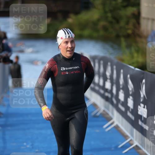 25.08.2024 - Elbe Triathlon Hamburg H.Heesch http://msf.ph/oto/6862992 25.08.2024 09:30:54 Schwimmen 544 meine-sportfotos.de