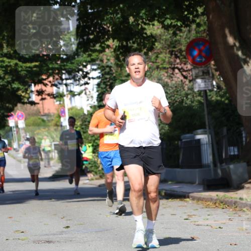 25.08.2024 - 20. Blankeneser Heldenlauf Strokosch-Dieckow http://msf.ph/oto/6863052 25.08.2024 10:22:38 Ziel 6232, 6528, 6531 meine-sportfotos.de