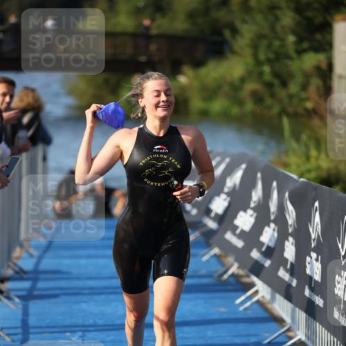 25.08.2024 - Elbe Triathlon Hamburg H.Heesch http://msf.ph/oto/6863078 25.08.2024 09:31:28 Schwimmen 467, 468, 484, 497 meine-sportfotos.de