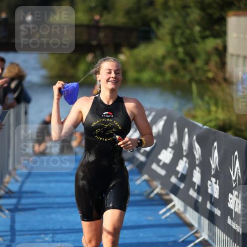 25.08.2024 - Elbe Triathlon Hamburg H.Heesch http://msf.ph/oto/6863082 25.08.2024 09:31:28 Schwimmen 467, 468, 484, 497 meine-sportfotos.de