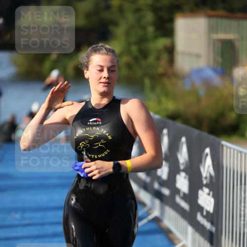 25.08.2024 - Elbe Triathlon Hamburg H.Heesch http://msf.ph/oto/6863116 25.08.2024 09:31:29 Schwimmen 467, 468, 484, 497 meine-sportfotos.de