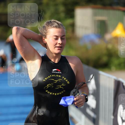 25.08.2024 - Elbe Triathlon Hamburg H.Heesch http://msf.ph/oto/6863129 25.08.2024 09:31:29 Schwimmen 467, 468, 484, 497 meine-sportfotos.de