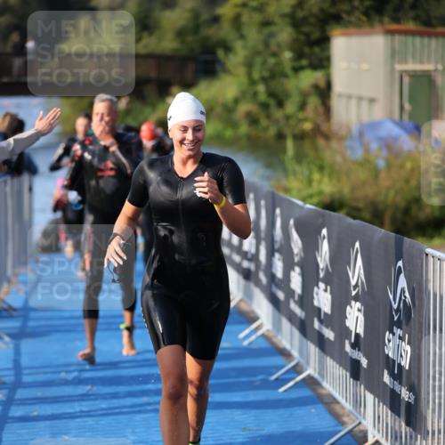 25.08.2024 - Elbe Triathlon Hamburg H.Heesch http://msf.ph/oto/6863133 25.08.2024 09:31:38 Schwimmen 450, 467, 468, 484, 497, 512, 525 meine-sportfotos.de