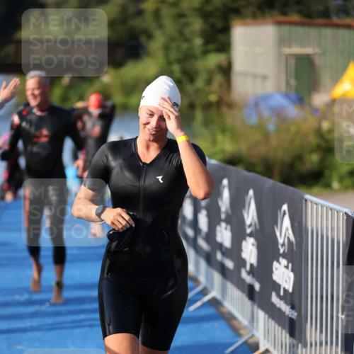 25.08.2024 - Elbe Triathlon Hamburg H.Heesch http://msf.ph/oto/6863151 25.08.2024 09:31:39 Schwimmen 450, 467, 468, 484, 497, 512, 525 meine-sportfotos.de