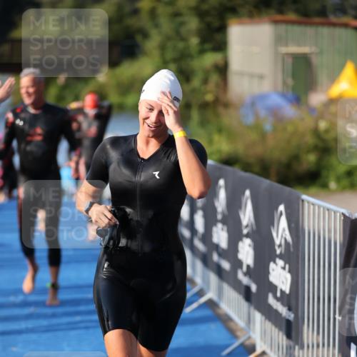 25.08.2024 - Elbe Triathlon Hamburg H.Heesch http://msf.ph/oto/6863153 25.08.2024 09:31:39 Schwimmen 450, 467, 468, 484, 497, 512, 525 meine-sportfotos.de