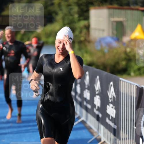 25.08.2024 - Elbe Triathlon Hamburg H.Heesch http://msf.ph/oto/6863154 25.08.2024 09:31:39 Schwimmen 450, 467, 468, 484, 497, 512, 525 meine-sportfotos.de