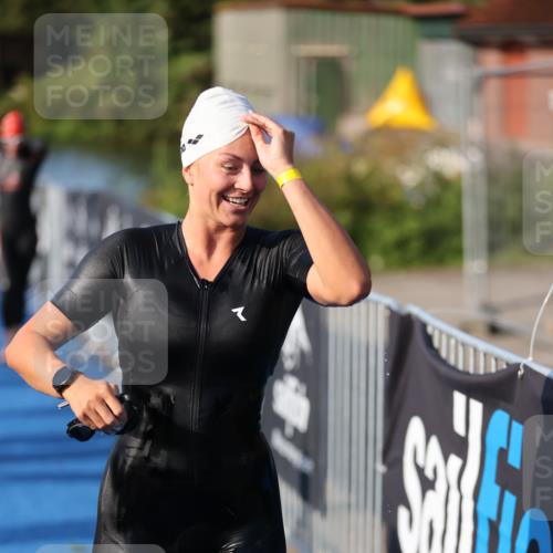 25.08.2024 - Elbe Triathlon Hamburg H.Heesch http://msf.ph/oto/6863170 25.08.2024 09:31:39 Schwimmen 450, 467, 468, 484, 497, 512, 525 meine-sportfotos.de