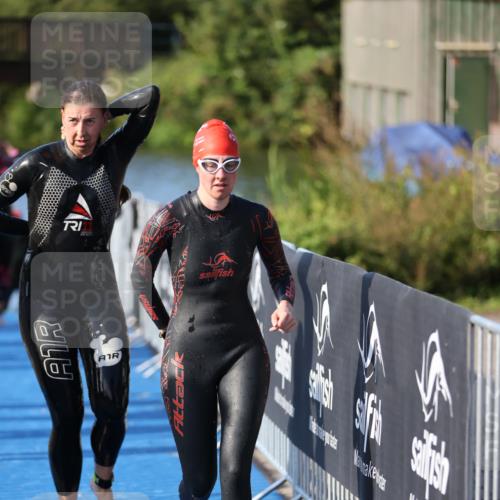 25.08.2024 - Elbe Triathlon Hamburg H.Heesch http://msf.ph/oto/6863172 25.08.2024 09:31:42 Schwimmen 450, 467, 468, 497, 512, 525, 543 meine-sportfotos.de