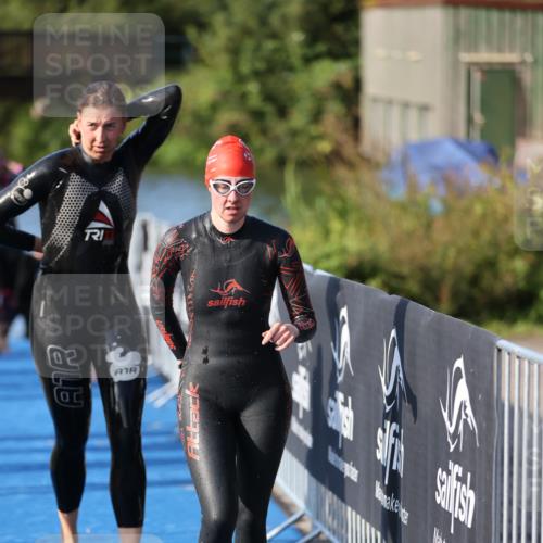 25.08.2024 - Elbe Triathlon Hamburg H.Heesch http://msf.ph/oto/6863177 25.08.2024 09:31:42 Schwimmen 450, 467, 468, 497, 512, 525, 543 meine-sportfotos.de