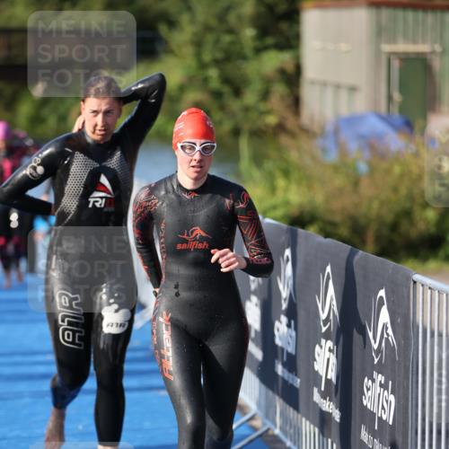 25.08.2024 - Elbe Triathlon Hamburg H.Heesch http://msf.ph/oto/6863183 25.08.2024 09:31:42 Schwimmen 450, 467, 468, 497, 512, 525, 543 meine-sportfotos.de
