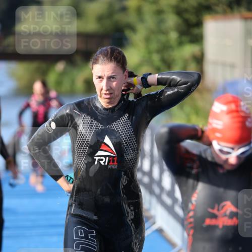 25.08.2024 - Elbe Triathlon Hamburg H.Heesch http://msf.ph/oto/6863205 25.08.2024 09:31:44 Schwimmen 450, 468, 497, 512, 525, 543 meine-sportfotos.de