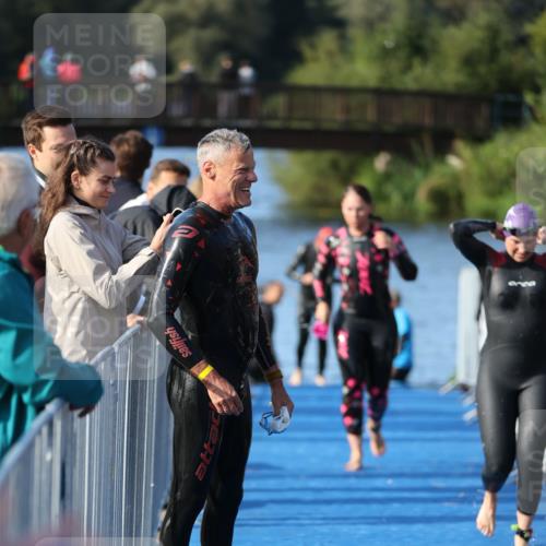 25.08.2024 - Elbe Triathlon Hamburg H.Heesch http://msf.ph/oto/6863224 25.08.2024 09:31:46 Schwimmen 450, 468, 497, 512, 525, 543 meine-sportfotos.de