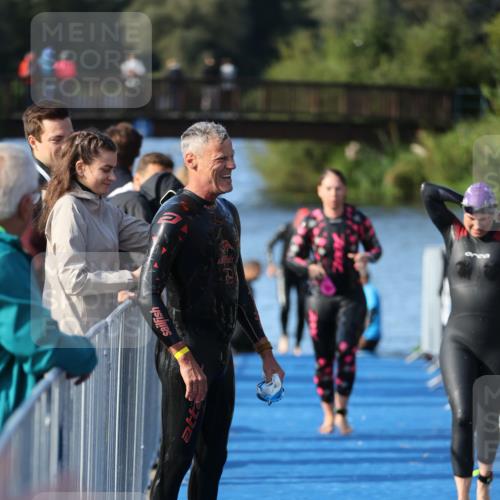 25.08.2024 - Elbe Triathlon Hamburg H.Heesch http://msf.ph/oto/6863229 25.08.2024 09:31:46 Schwimmen 450, 468, 497, 512, 525, 543 meine-sportfotos.de