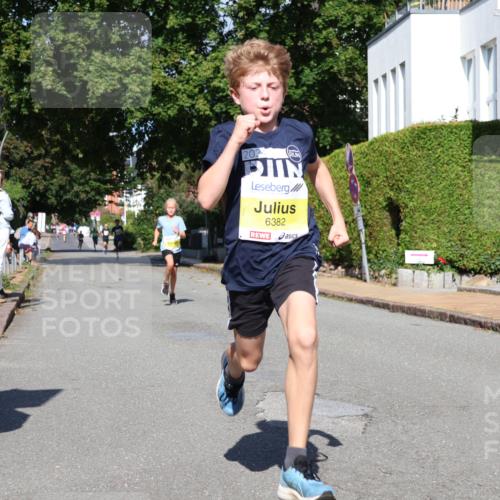 25.08.2024 - 20. Blankeneser Heldenlauf Strokosch-Dieckow http://msf.ph/oto/6863231 25.08.2024 10:23:04 Ziel 6059, 6182, 6346, 6382, 6445 meine-sportfotos.de