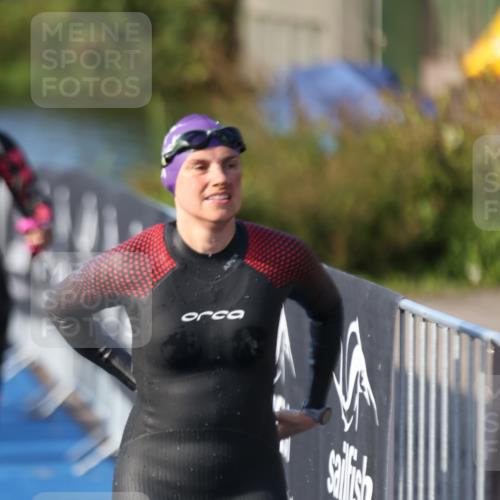 25.08.2024 - Elbe Triathlon Hamburg H.Heesch http://msf.ph/oto/6863246 25.08.2024 09:31:48 Schwimmen 446, 450, 468, 497, 512, 525, 543 meine-sportfotos.de