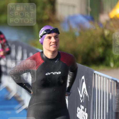 25.08.2024 - Elbe Triathlon Hamburg H.Heesch http://msf.ph/oto/6863247 25.08.2024 09:31:48 Schwimmen 446, 450, 468, 497, 512, 525, 543 meine-sportfotos.de
