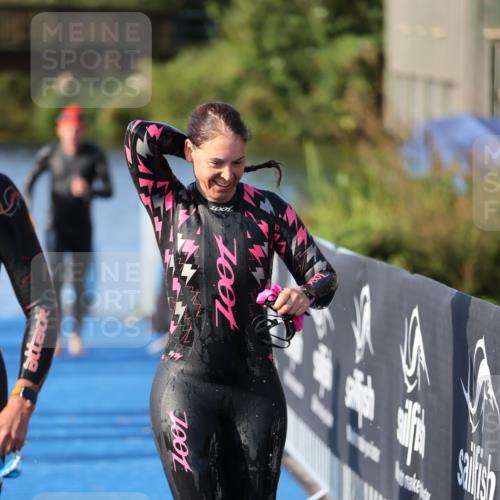 25.08.2024 - Elbe Triathlon Hamburg H.Heesch http://msf.ph/oto/6863255 25.08.2024 09:31:49 Schwimmen 446, 450, 468, 497, 512, 525, 543 meine-sportfotos.de