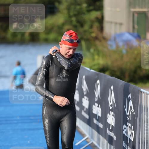 25.08.2024 - Elbe Triathlon Hamburg H.Heesch http://msf.ph/oto/6863282 25.08.2024 09:31:56 Schwimmen 446, 450, 468, 497, 512, 525, 543 meine-sportfotos.de