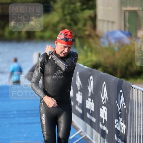 25.08.2024 - Elbe Triathlon Hamburg H.Heesch http://msf.ph/oto/6863285 25.08.2024 09:31:56 Schwimmen 446, 450, 468, 497, 512, 525, 543 meine-sportfotos.de