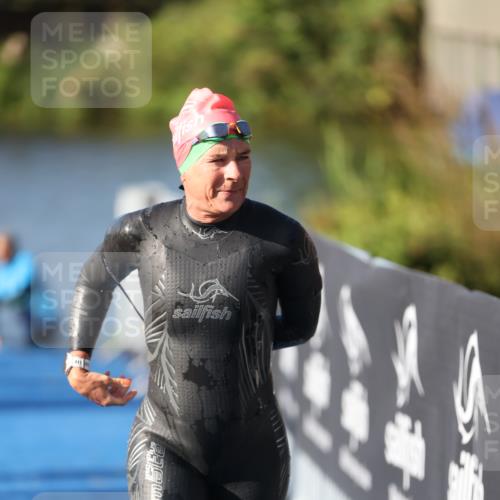 25.08.2024 - Elbe Triathlon Hamburg H.Heesch http://msf.ph/oto/6863363 25.08.2024 09:32:31 Schwimmen 507, 545 meine-sportfotos.de