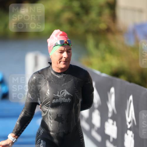 25.08.2024 - Elbe Triathlon Hamburg H.Heesch http://msf.ph/oto/6863368 25.08.2024 09:32:31 Schwimmen 507, 545 meine-sportfotos.de