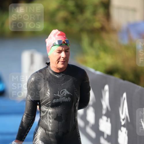 25.08.2024 - Elbe Triathlon Hamburg H.Heesch http://msf.ph/oto/6863371 25.08.2024 09:32:31 Schwimmen 507, 545 meine-sportfotos.de