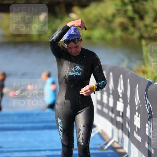 25.08.2024 - Elbe Triathlon Hamburg H.Heesch http://msf.ph/oto/6863383 25.08.2024 09:32:42 Schwimmen 530, 545, 551 meine-sportfotos.de