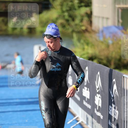 25.08.2024 - Elbe Triathlon Hamburg H.Heesch http://msf.ph/oto/6863388 25.08.2024 09:32:44 Schwimmen 530, 545, 551 meine-sportfotos.de