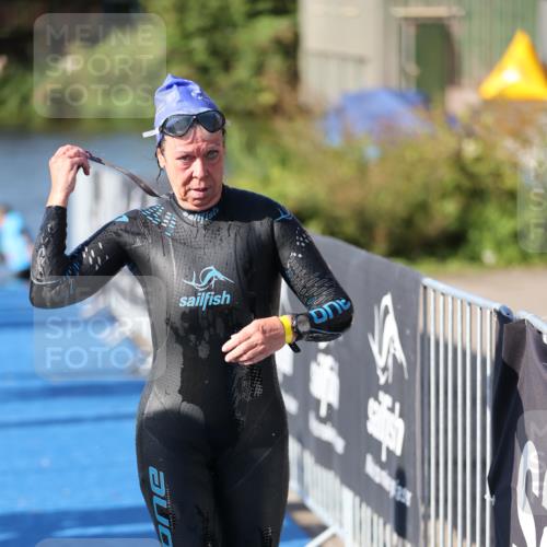 25.08.2024 - Elbe Triathlon Hamburg H.Heesch http://msf.ph/oto/6863394 25.08.2024 09:32:45 Schwimmen 530, 545, 551 meine-sportfotos.de