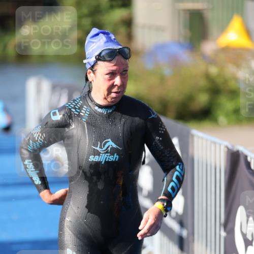 25.08.2024 - Elbe Triathlon Hamburg H.Heesch http://msf.ph/oto/6863408 25.08.2024 09:32:45 Schwimmen 530, 545, 551 meine-sportfotos.de